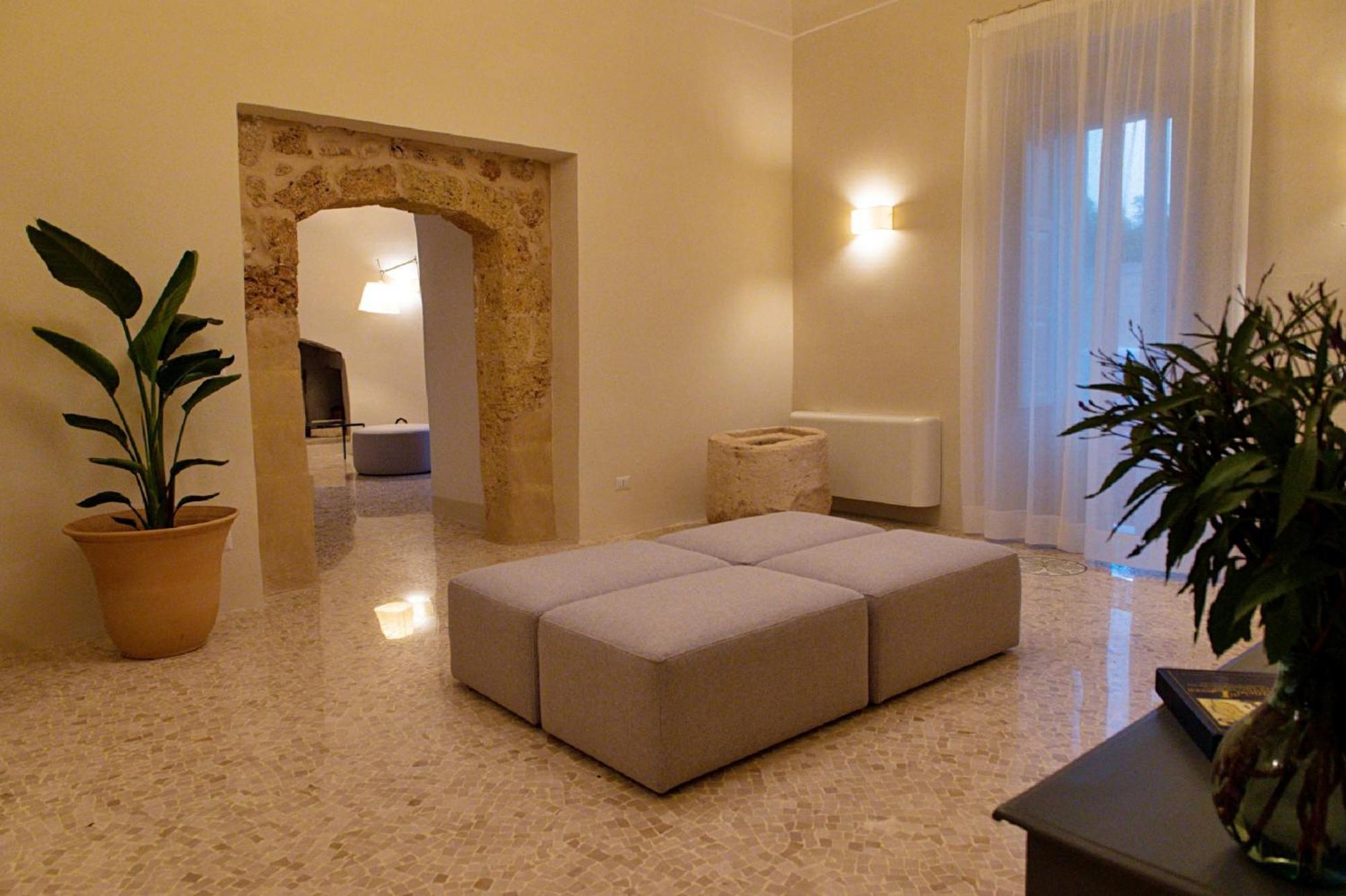 ホテル Palazzo Pati Tiggiano エクステリア 写真